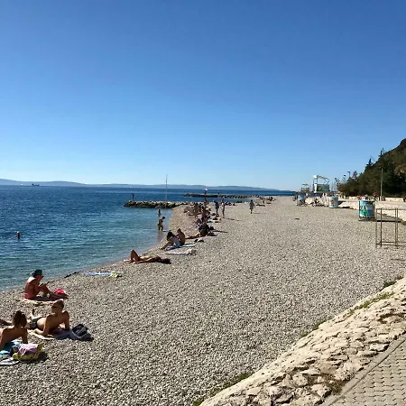 Right Place****cozy And Completely New